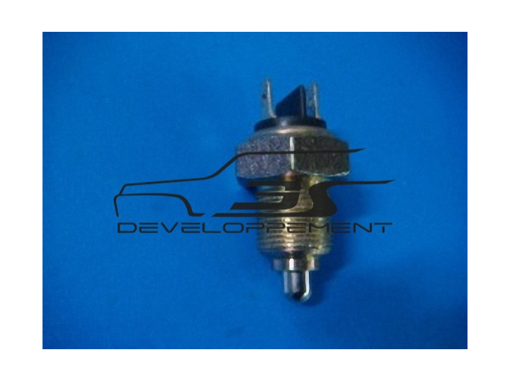 Contacteur de feux de recul sur boite de vitesse