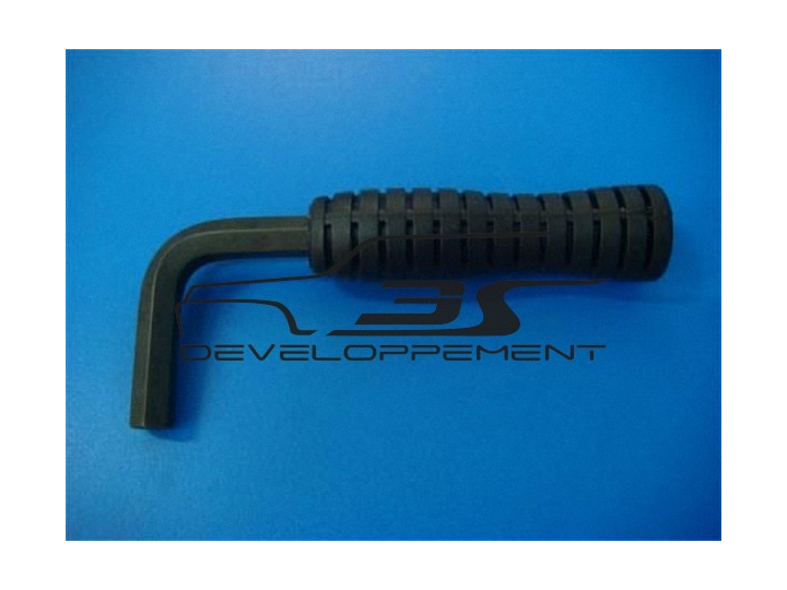 Clé de fermeture du capot moteur