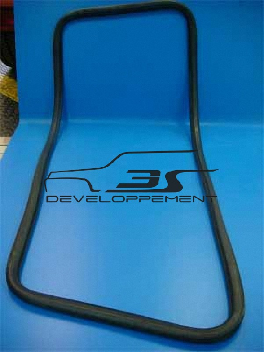 Joint de pare brise avant