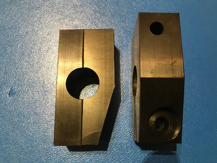 Bride de barre stabilisatrice AV (La paire)