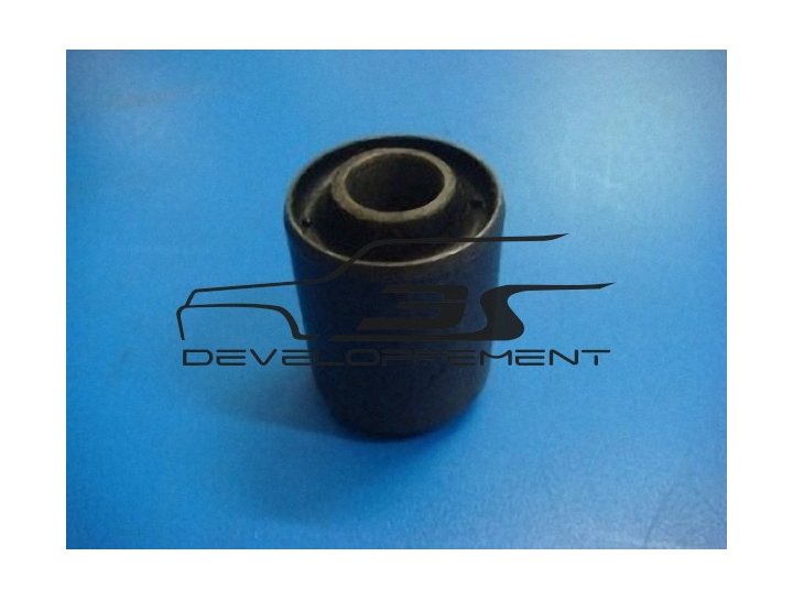 Silentbloc de triangle AV inférieurPartie AV  (1 pièce)