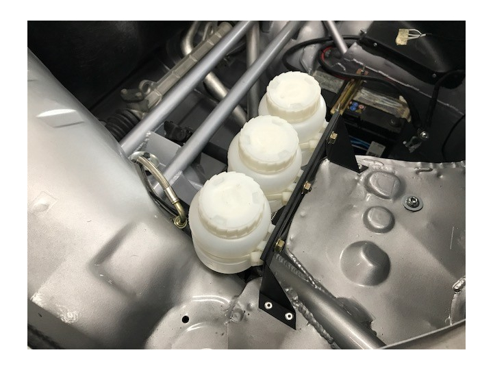 Bocal de liquide de frein  1 sortie