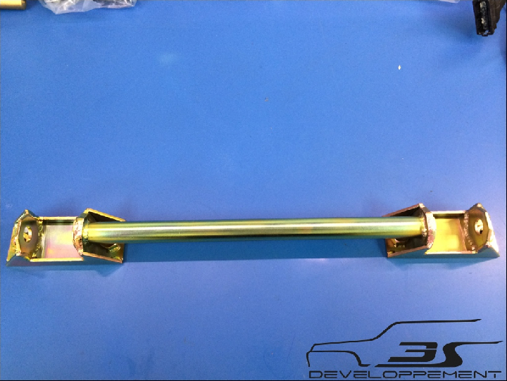 Chape de fixation du triangle inférieur AR Tour de Corse (1 pièce)