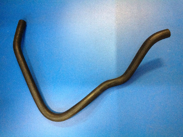 Durite de chauffage AV droite sur robinet 