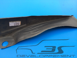 Equerre de fixation d'aile avant gauche