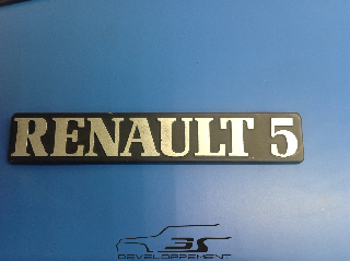 Monogramme Renault, fabrication plastique