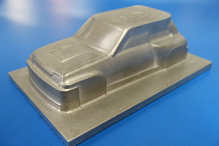 Maquette R5 Turbo taillée dans la masse