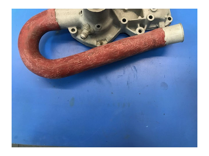 Tube coudé pour pompe a eau TDC