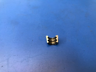 Clavette de soupape tri-bourrelets