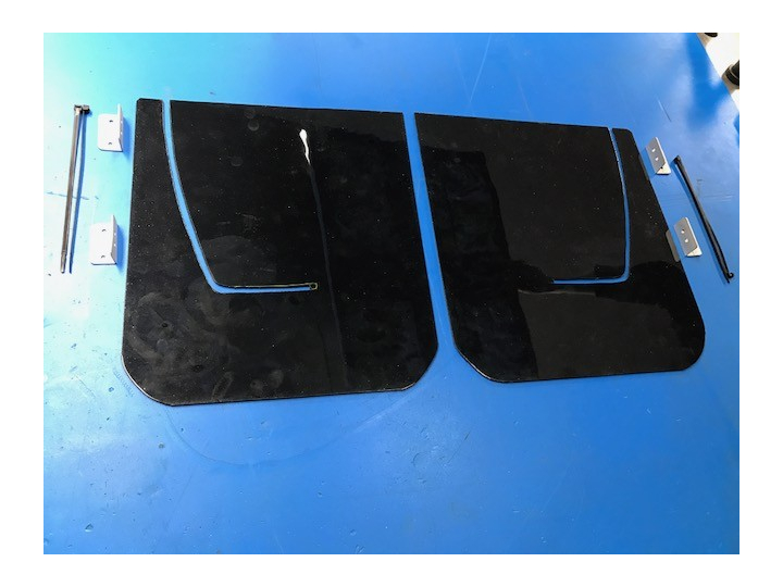 Bavette noir ep 3mm (paire)