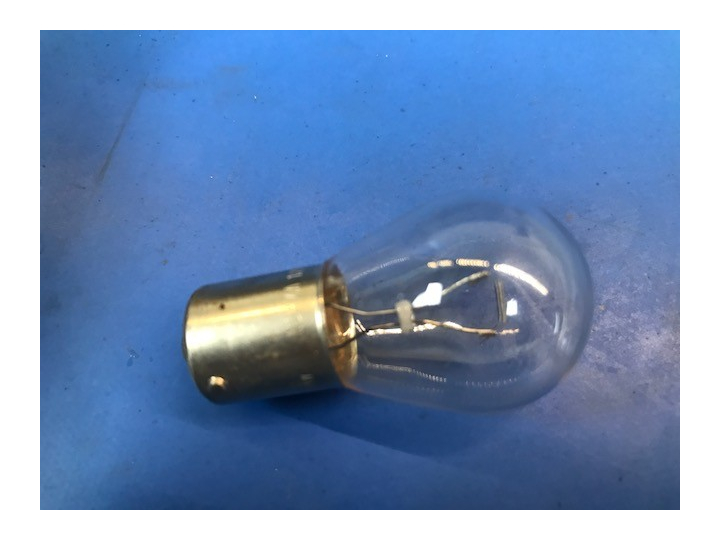 Ampoule P21W (clignotant)