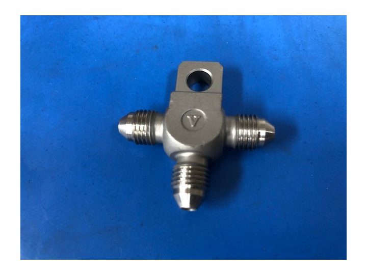 Té Mâle 3/8x24 jic