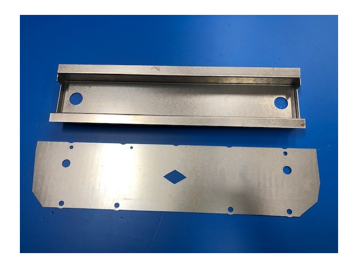 tôle de Travers avant