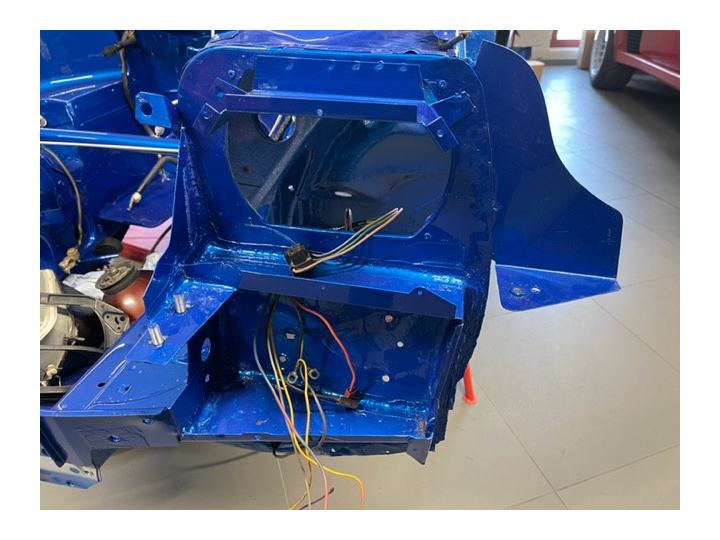 Tôle de phare AVG R5 turbo