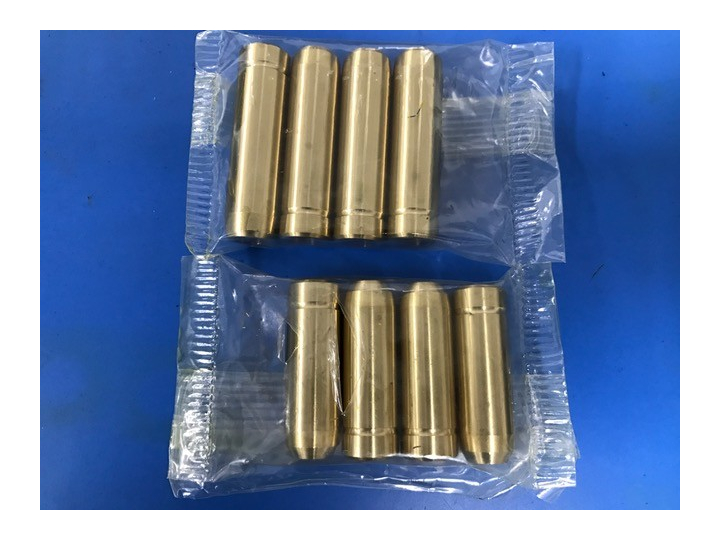 Guide de soupape bronze  (vendue le jeux)