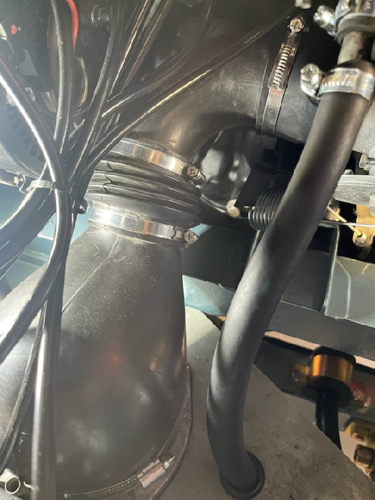 Soufflet de liaison entre l’injection et le turbo-1