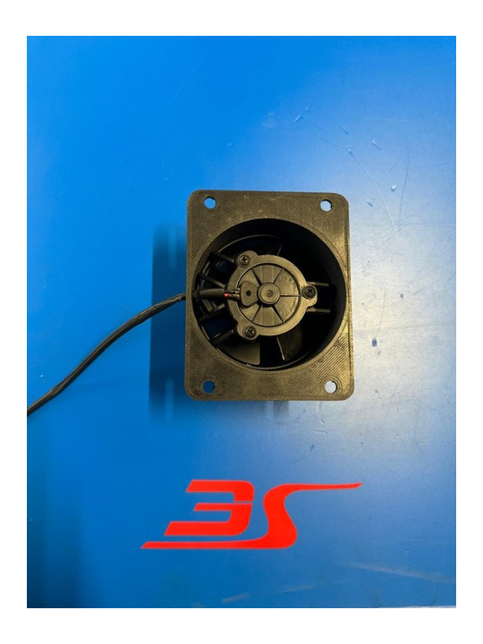 Extracteur d’air chaud compartiment moteur.-1