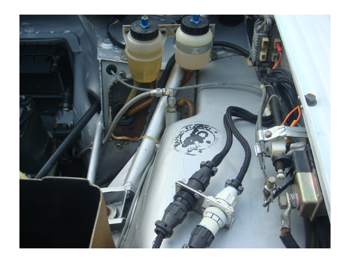 Bocal de liquide frein 1 sortie-0